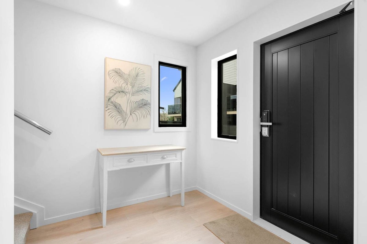 10/13 Arawa Street, New Lynn, Auckland - Carousel 2