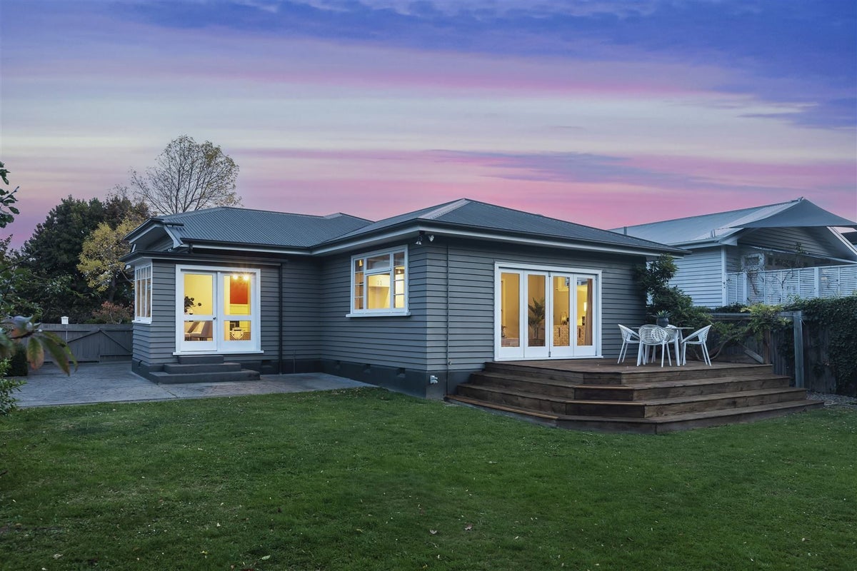 119 Chapter Street, St Albans, Christchurch - Carousel 23