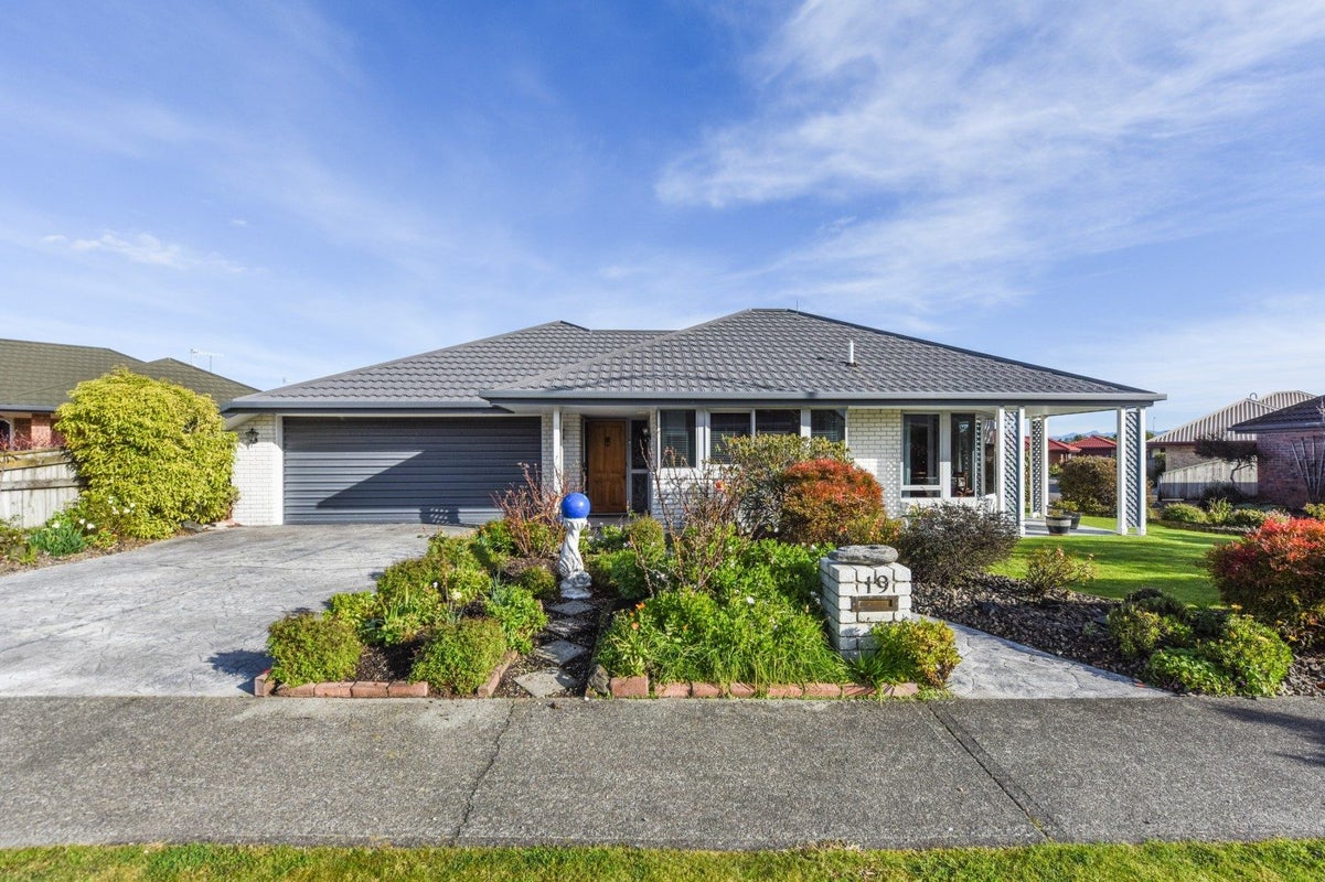19 Stead Crescent, Stoke, Nelson - Carousel 1