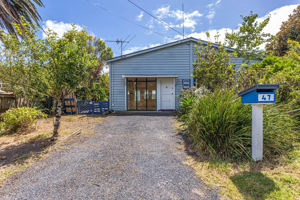 47 Hamilton Road, Surfdale, Waiheke Island - Carousel 1
