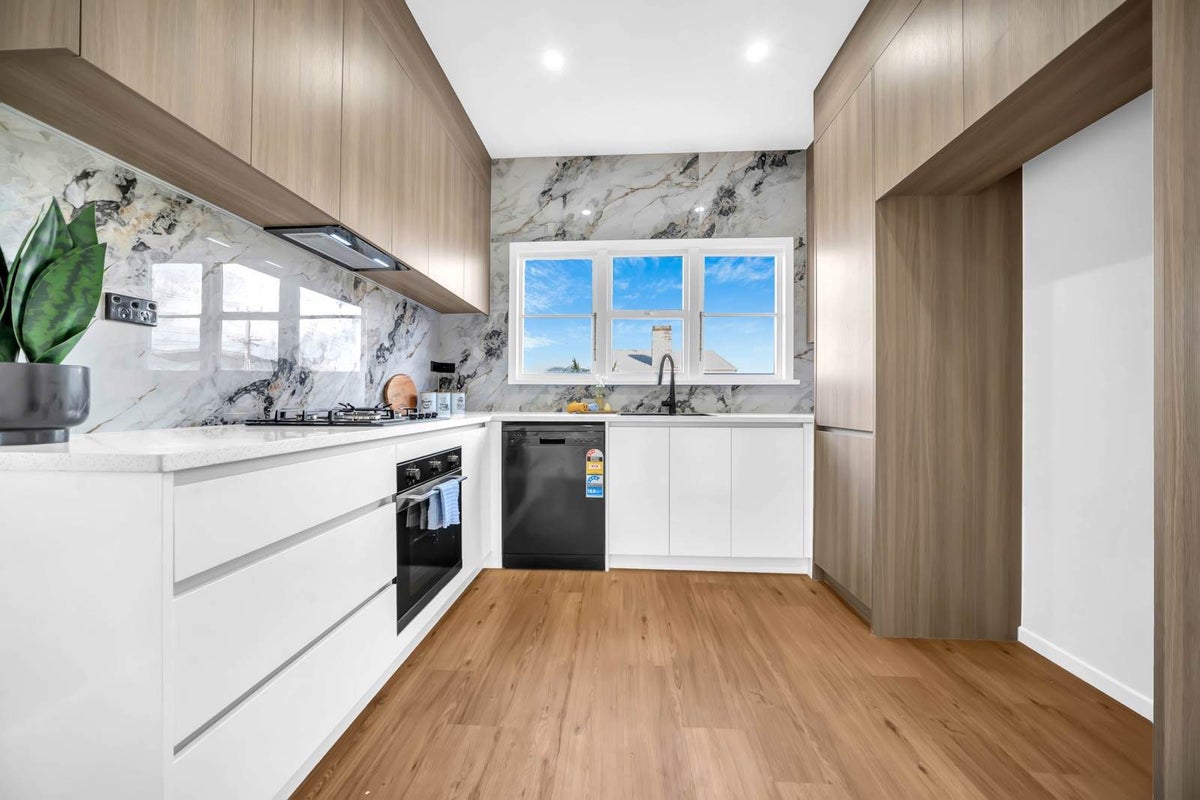 1/19 Cambridge Terrace, Papatoetoe, Auckland - Carousel 1