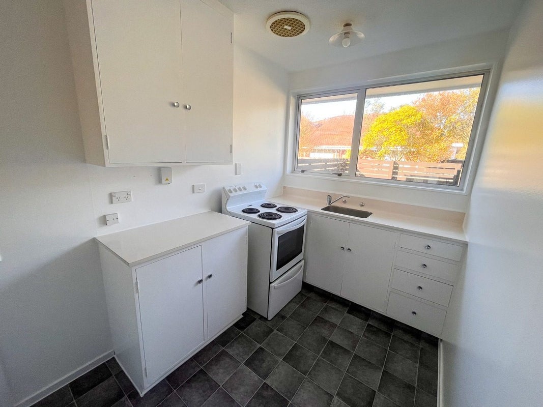3/324 Ferry Road, Waltham, Christchurch - Carousel 2