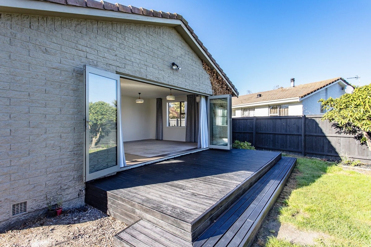 19 Jenkins Avenue, Redwood, Christchurch - Carousel 2