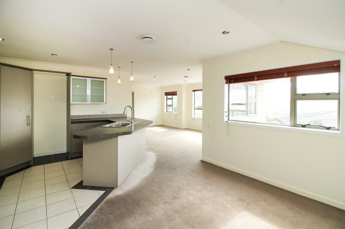 22 Sandybrow, Churton Park, Wellington - Carousel 2