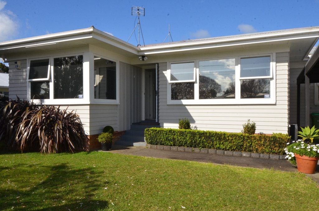 1/10 Oregon Place, Papakura, Papakura - Carousel 1