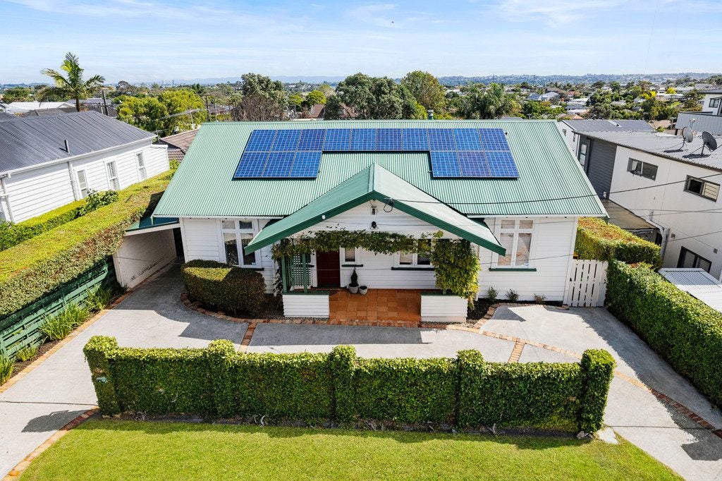 173 Lake Road, Belmont, Auckland - Carousel 2