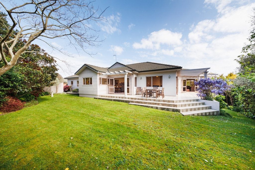 2 Kea Place, Fitzherbert, Palmerston North - Carousel 1