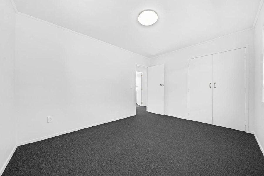 31 Leo Street, Glen Eden, Auckland - Carousel 2