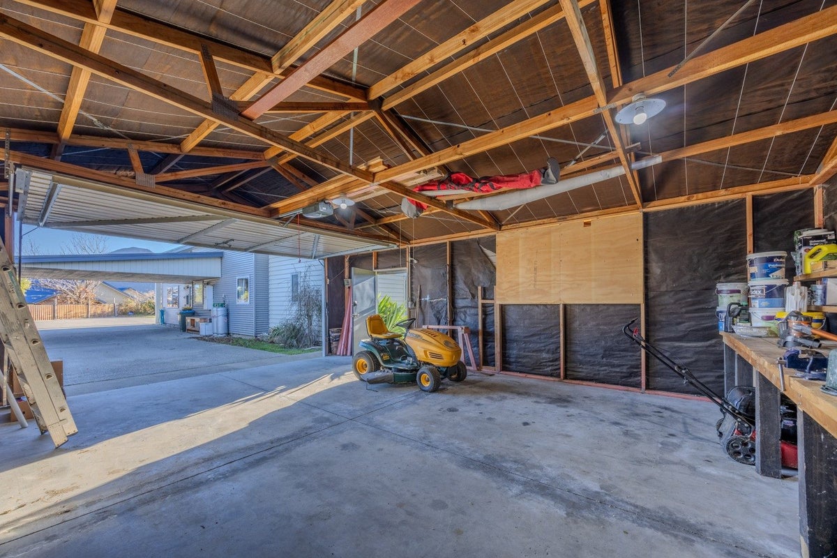 7 Ellie Place, Wanaka - Carousel 25