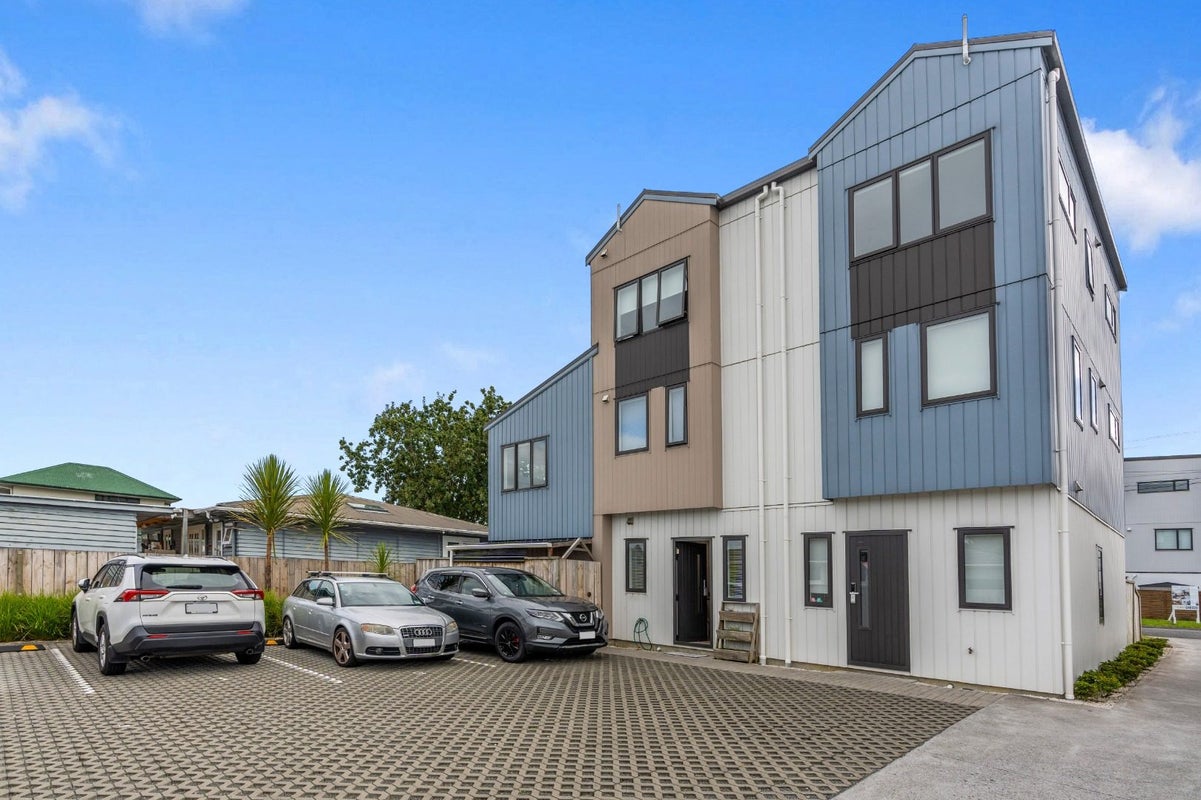 6/2 Abbotleigh Avenue, Te Atatu Peninsula, Auckland - Carousel 15