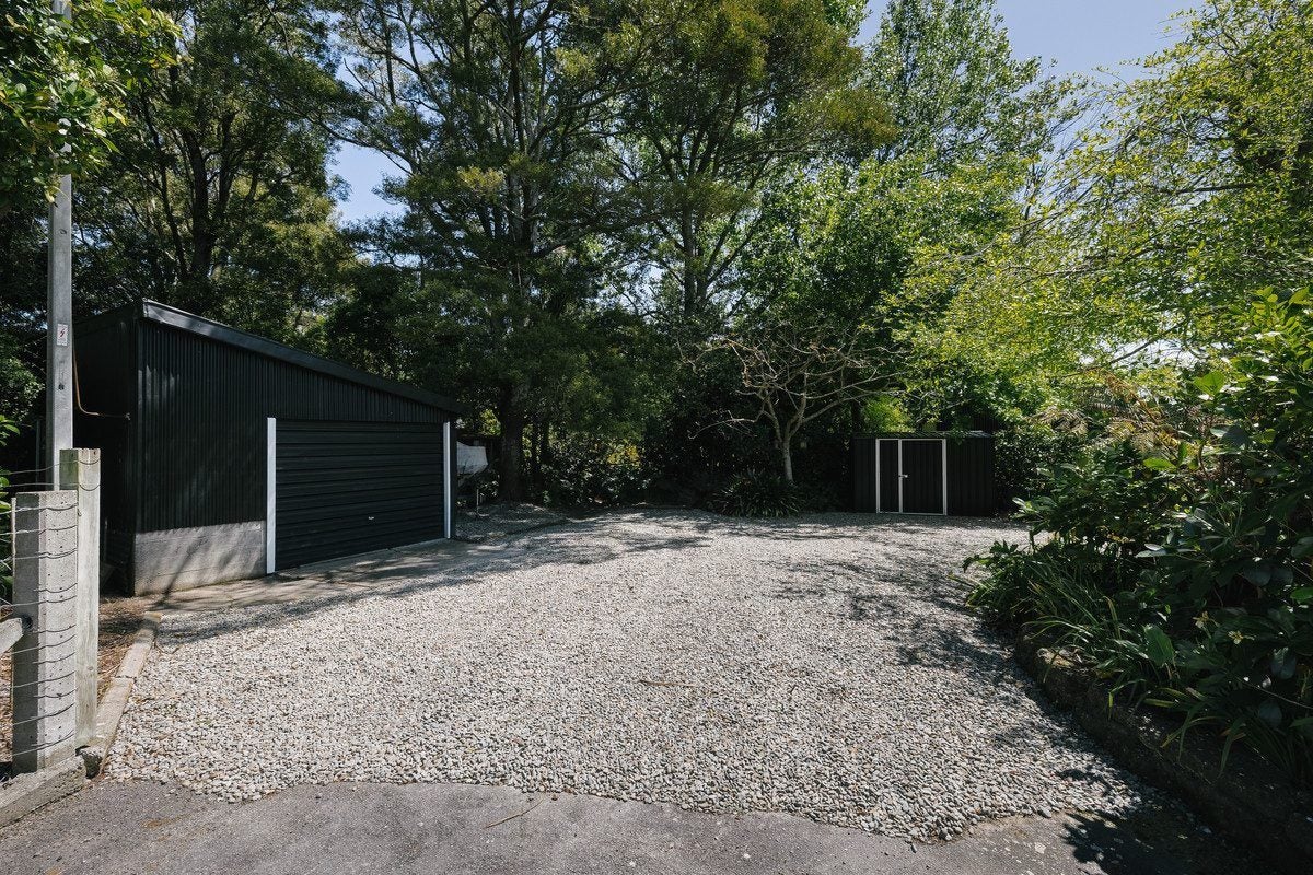 200 Aokautere Drive, Fitzherbert, Palmerston North - Carousel 24