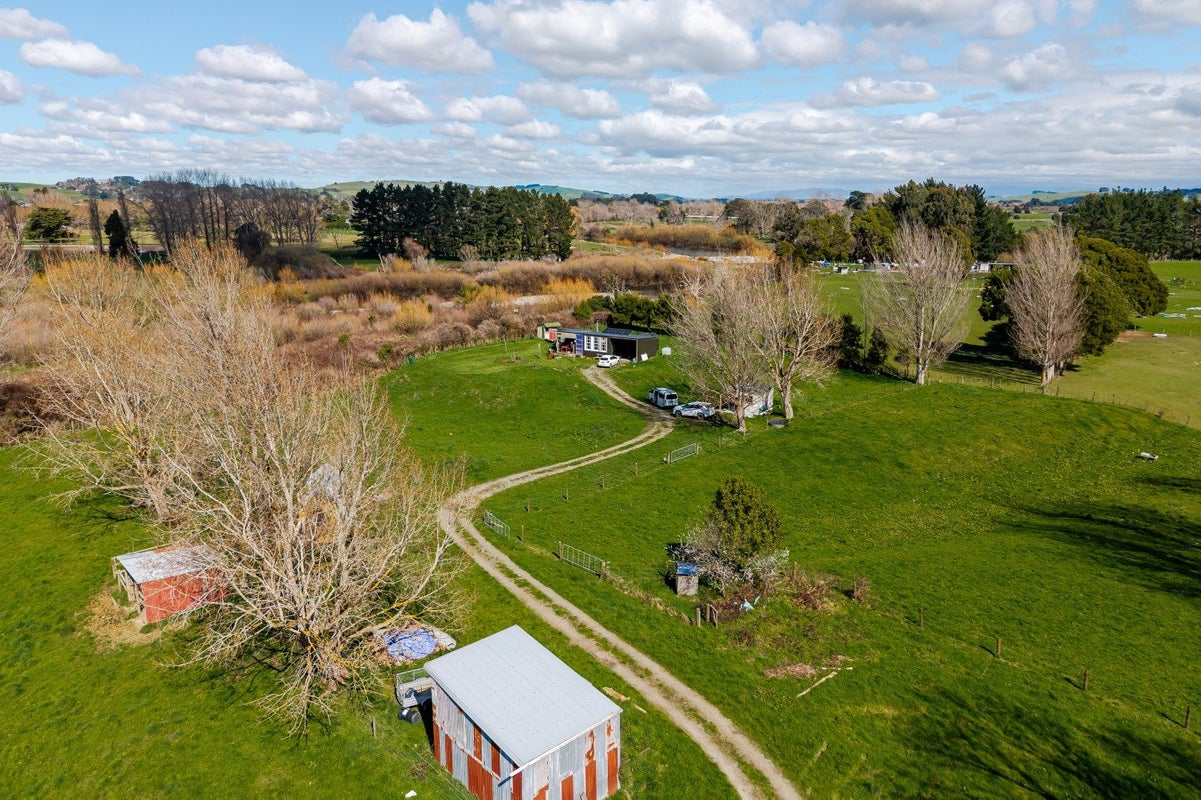 180 Pukemiku Road, Pahiatua - Carousel 1