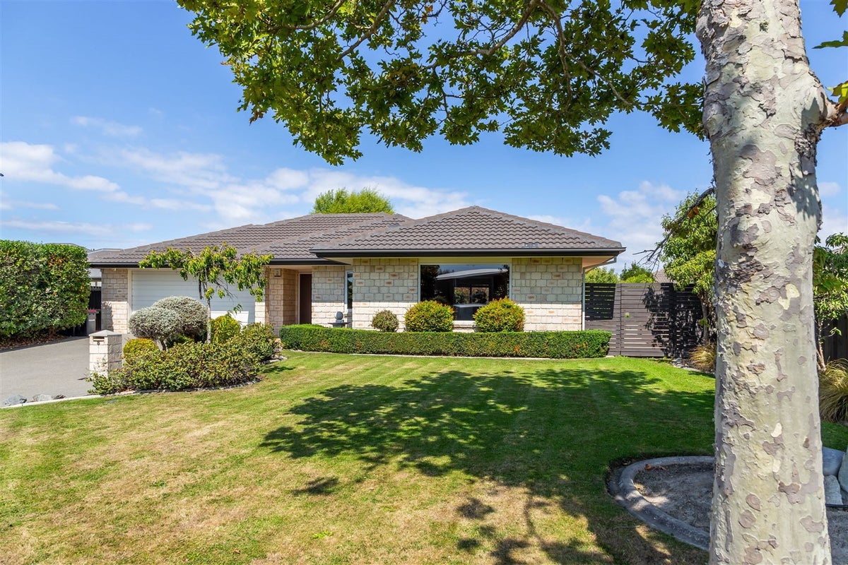 8 Springside Place, Redwood, Christchurch - Carousel 1