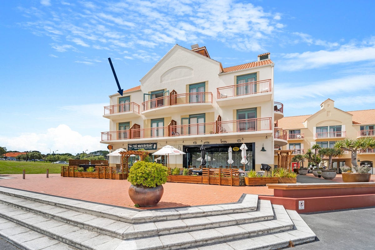 164 Harbour Village Drive, GULF HARBOUR, WHANGAPARAOA - Carousel 1