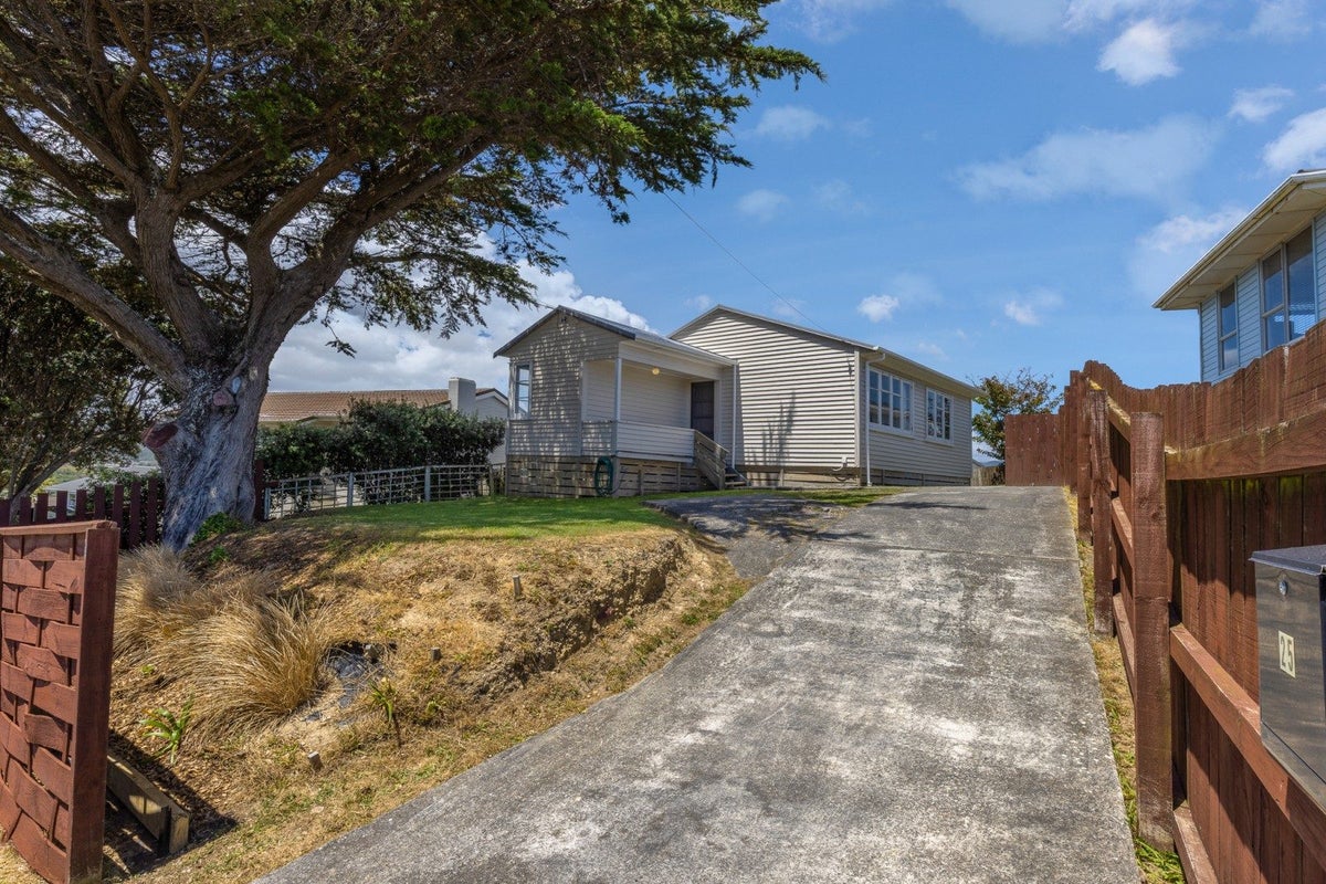25 Tuki Street, Titahi Bay, Porirua - Carousel 1