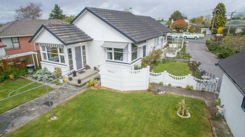 42 Greendale Avenue, Avonhead, Christchurch - Carousel 2