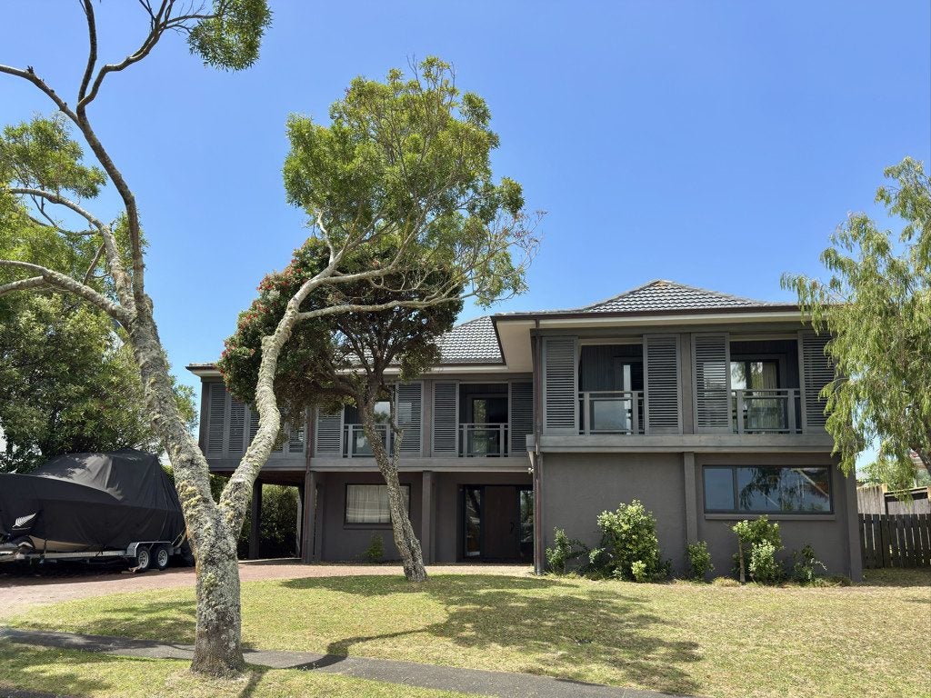 27 Bramley Drive, Farm Cove, Auckland - Carousel 1