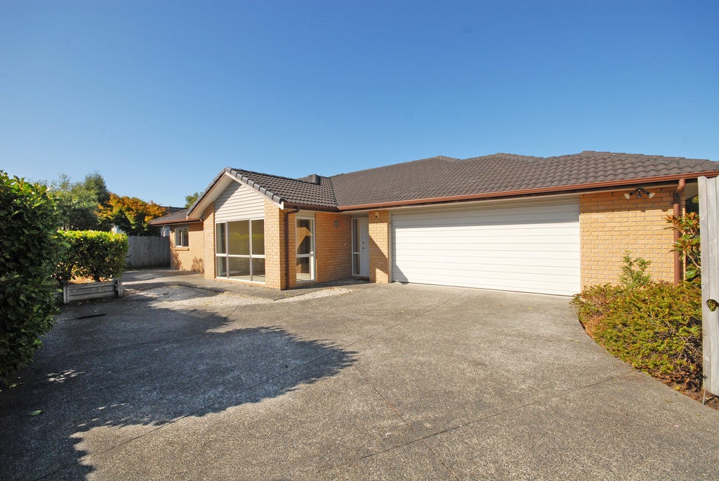 27 Northbrook Close, Greenhithe, Auckland - Carousel 1