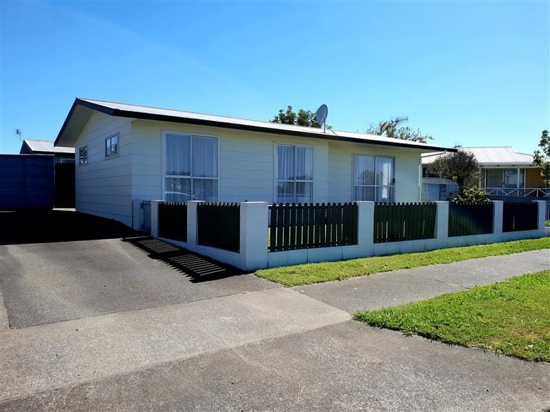 21 Duckworth Crescent, Greenmeadows, Napier - Carousel 1