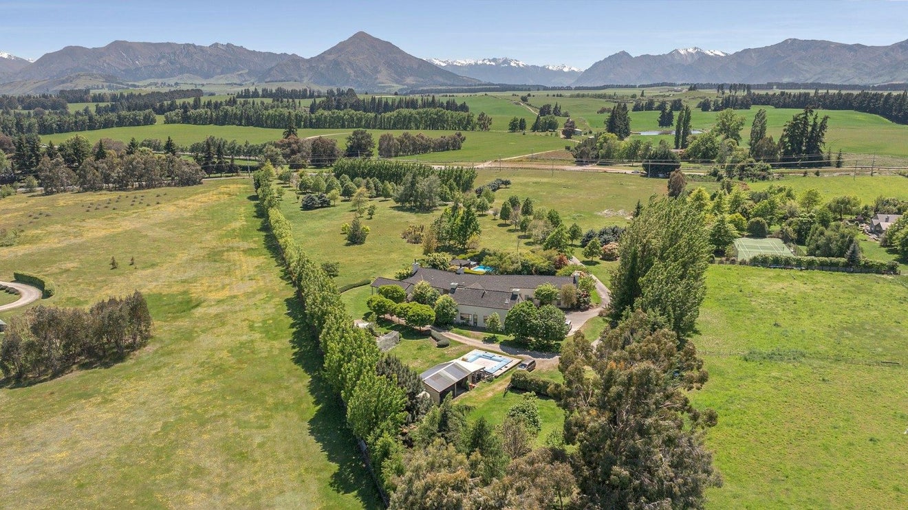 672 Ballantyne Road, Wanaka - Carousel 2