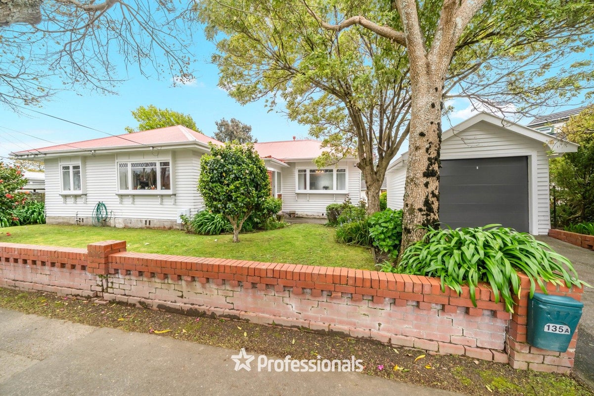 135 Kings Crescent, Hutt Central, Lower Hutt - Carousel 2