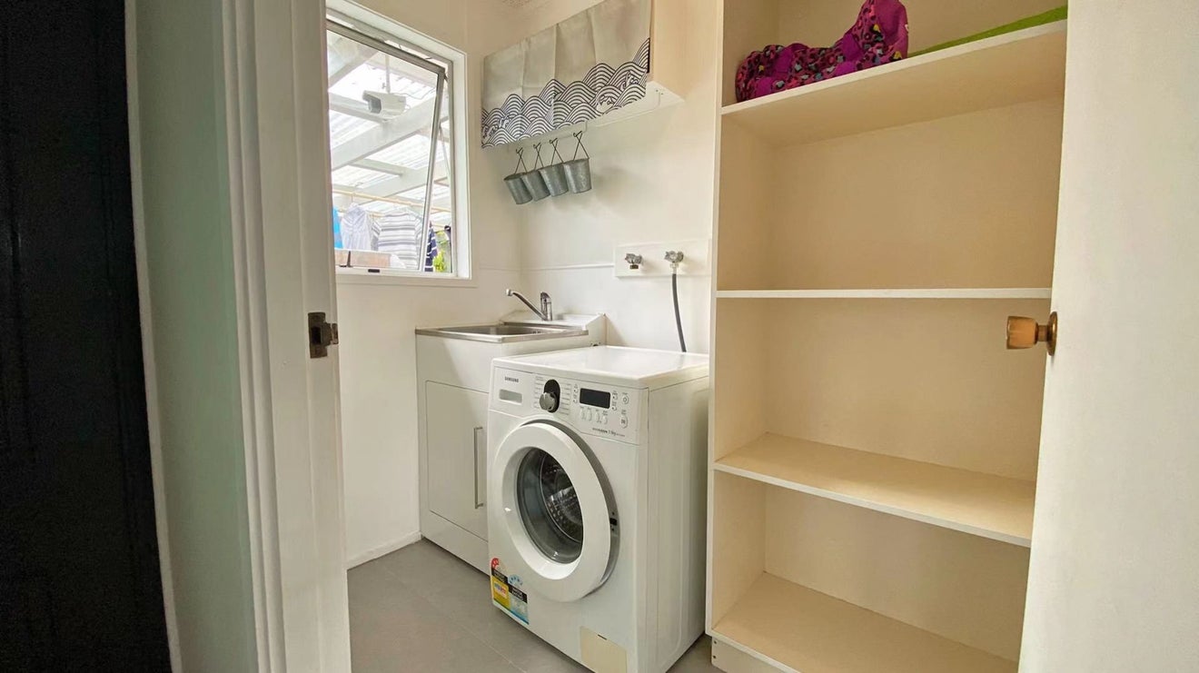 22 Squirrel Lane, Browns Bay, Auckland - Carousel 20