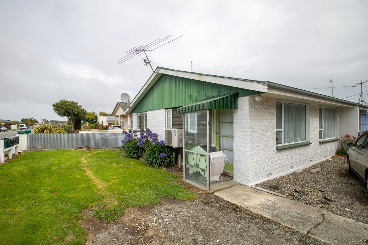 1/195 Pomona Street, Strathern, Invercargill - Carousel 1