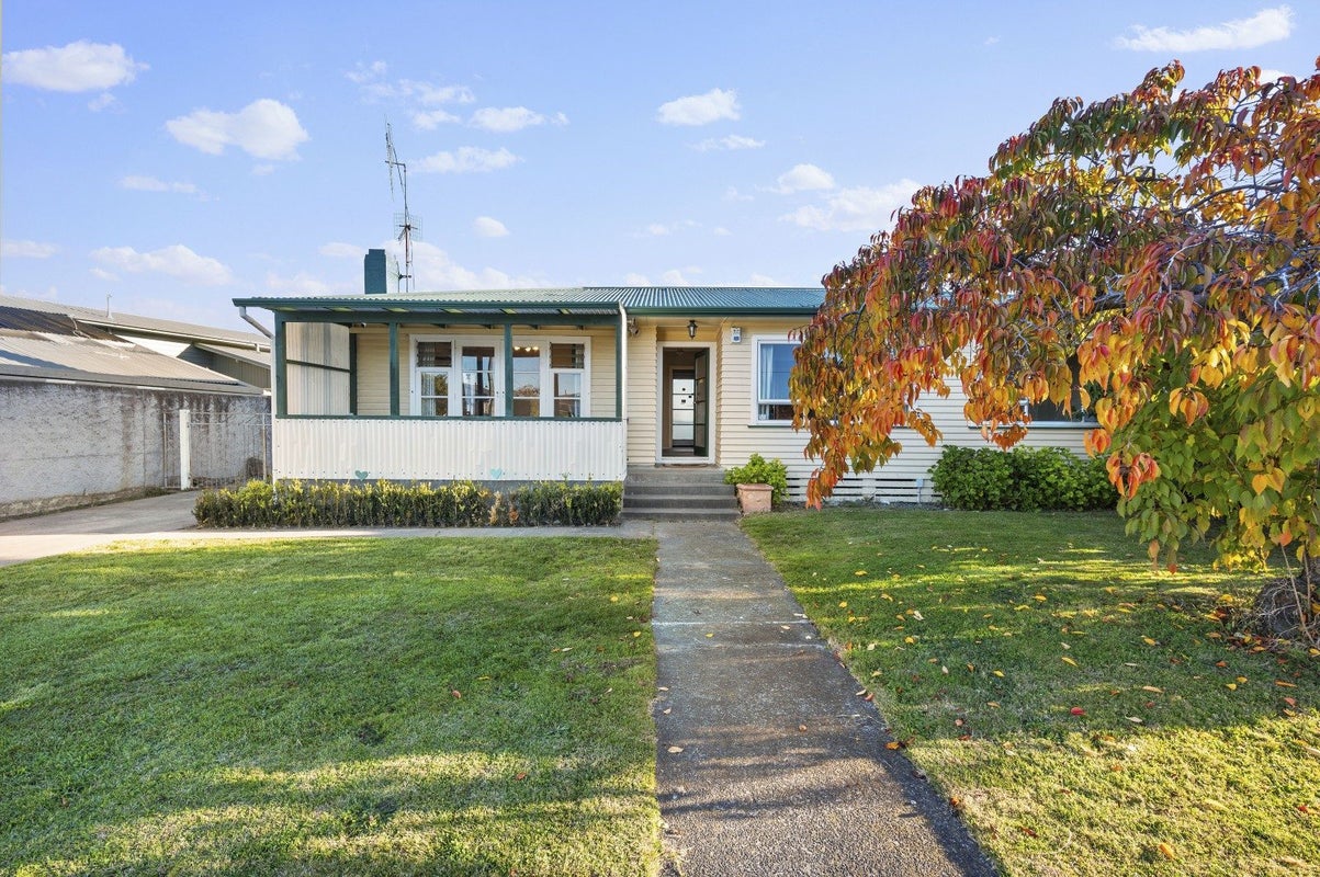 67 Oldham Avenue, Onekawa, Napier - Carousel 2