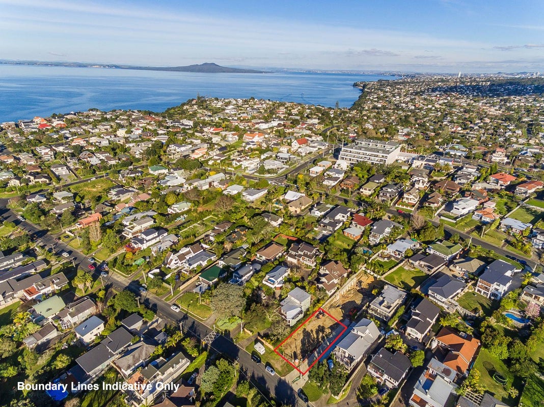 46 Beulah Avenue, Rothesay Bay, Auckland - Carousel 1