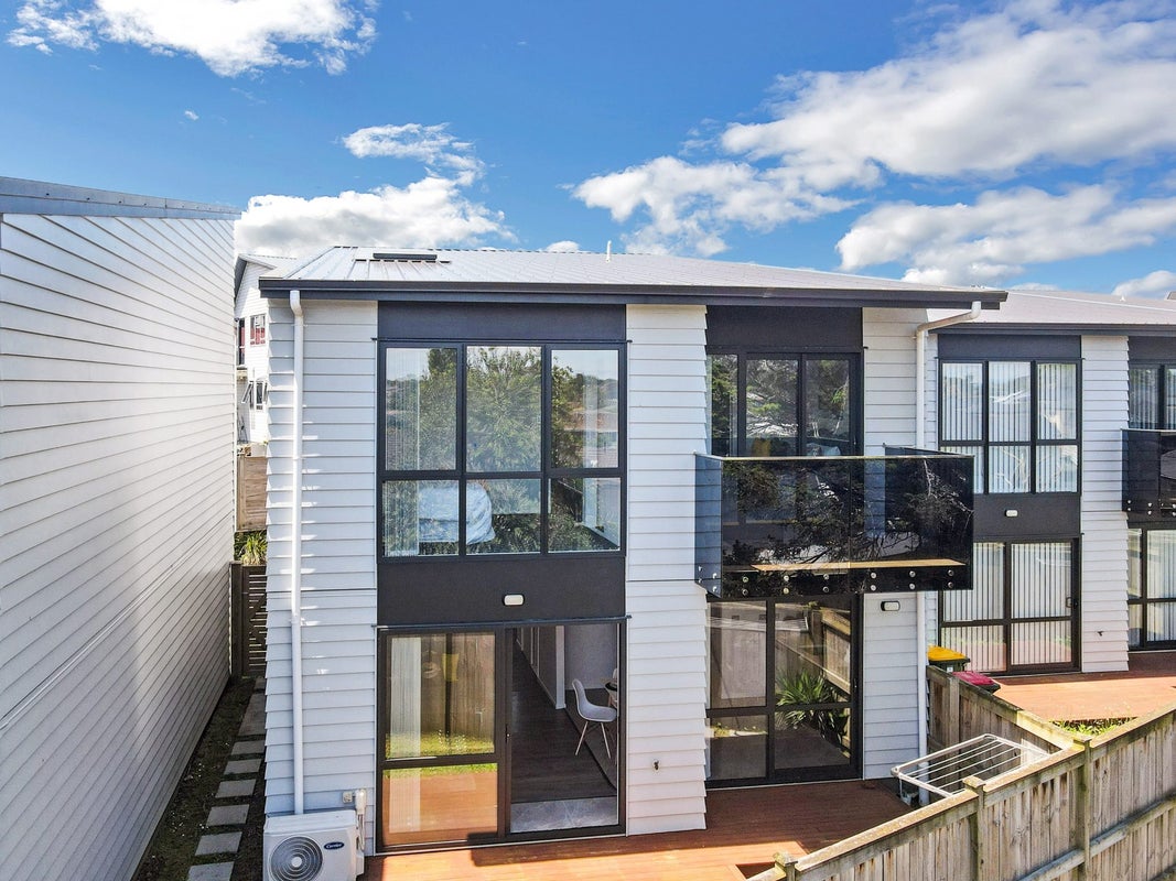 9D Pah Road, Papatoetoe, Auckland - Carousel 21