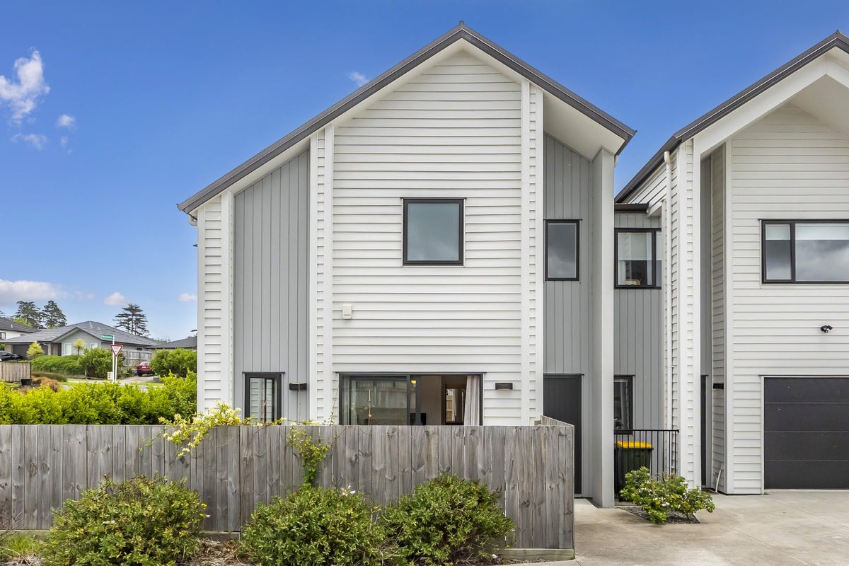 1 Papa Orchard Drive, Kumeu - Carousel 1