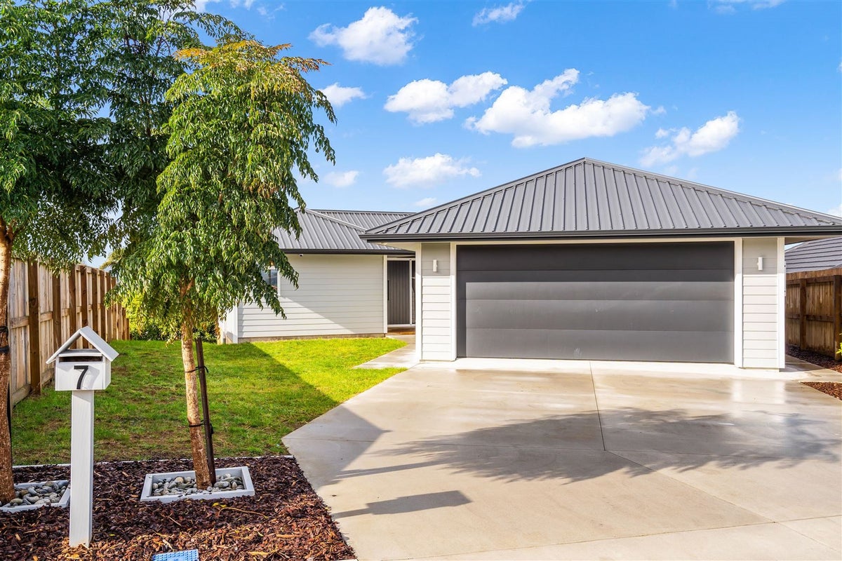 7 Torrey Pines Rise, Kamo, Whangarei - Carousel 1
