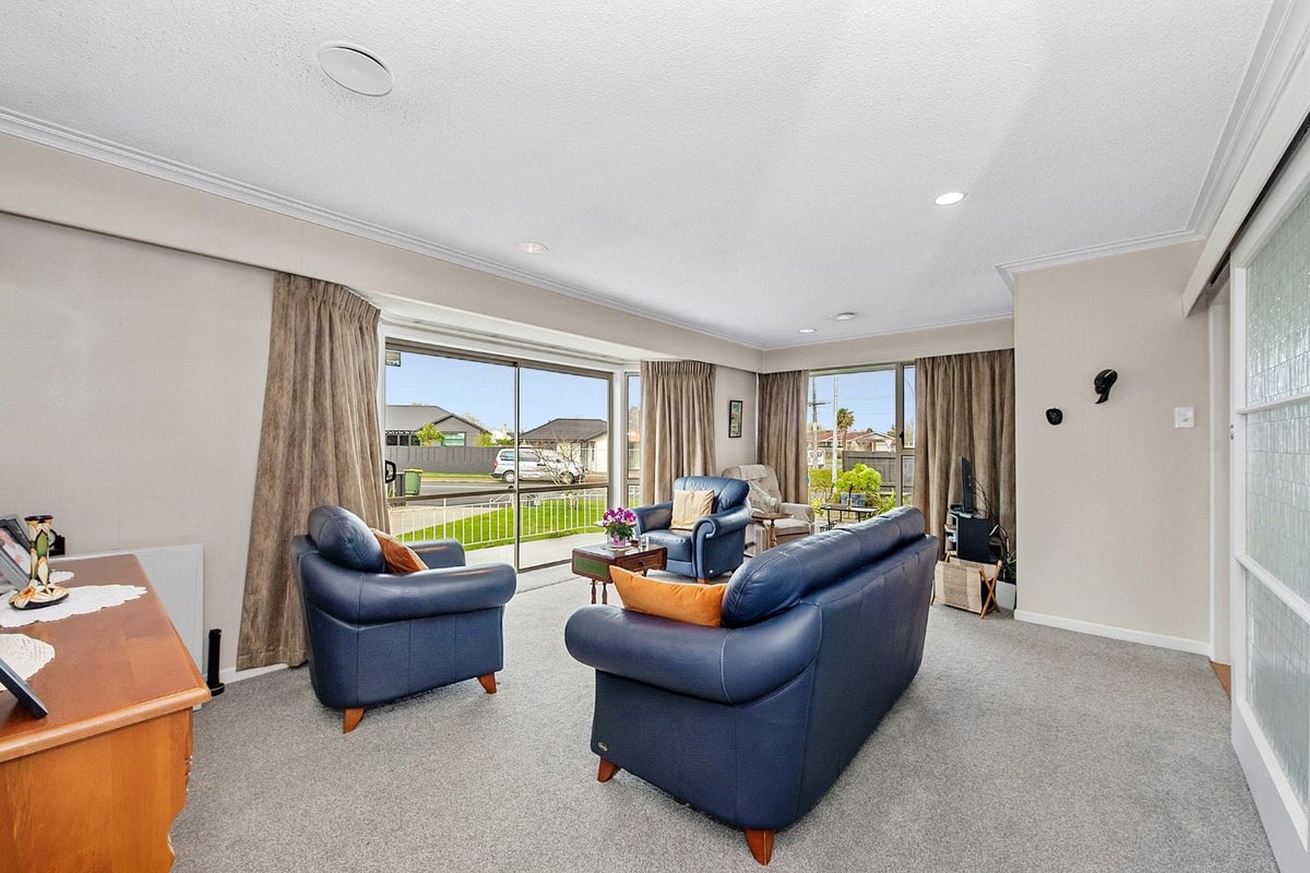 80 St Andrews Terrace, St Andrews, Hamilton - Carousel 2