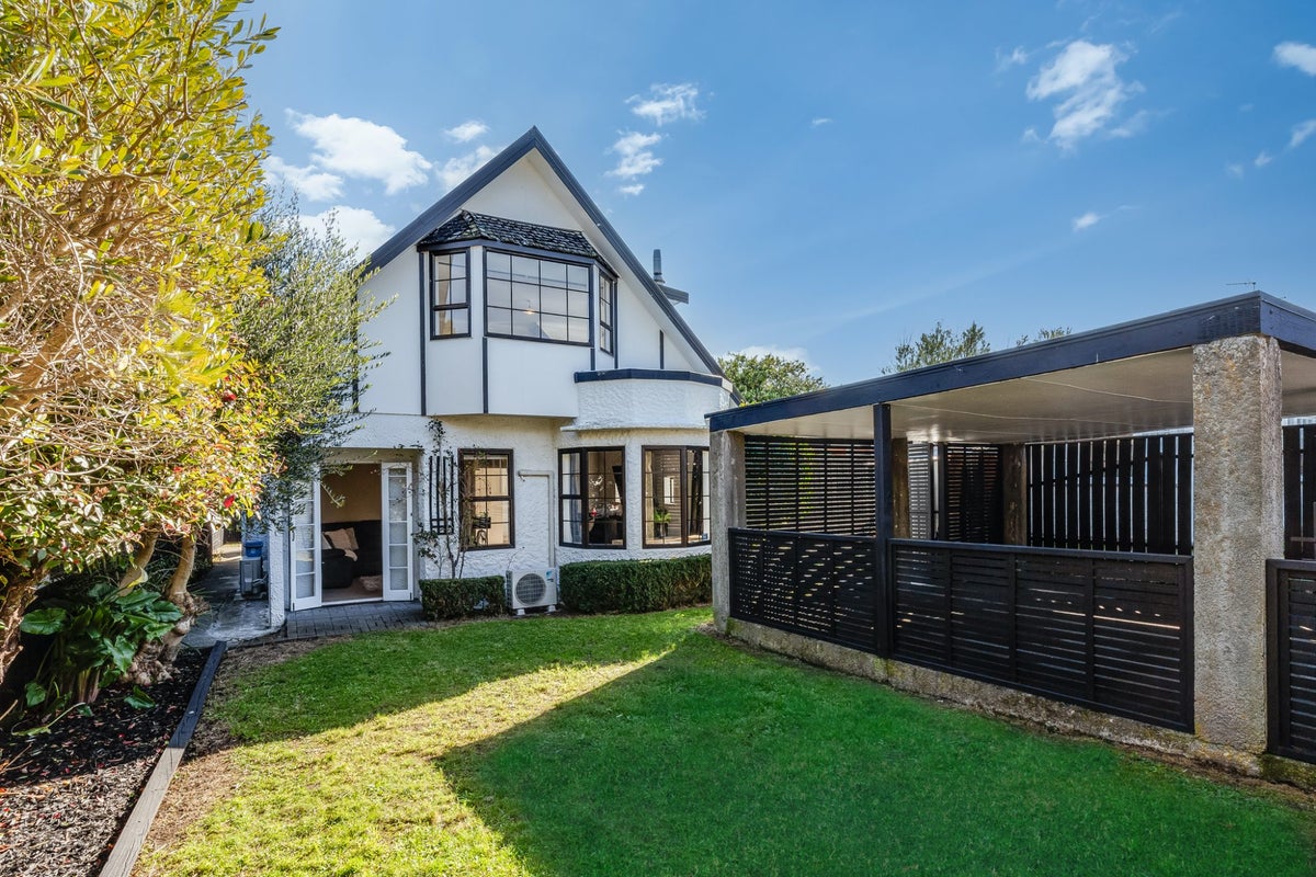 4 Kellow Street, Wallaceville, Upper Hutt - Carousel 1