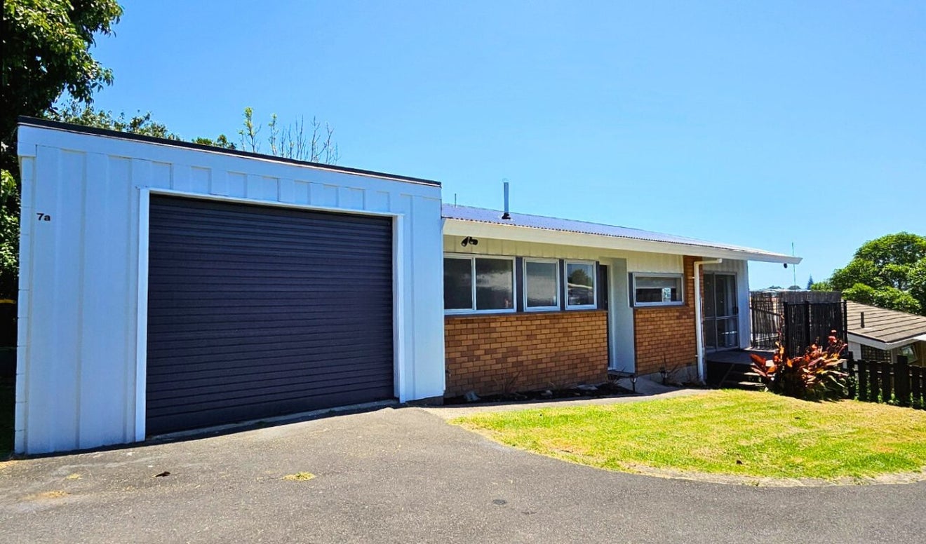 7A Cambridge Road, Judea, Tauranga - Carousel 1