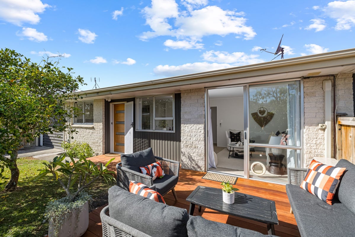 2/59 Hatton Road, Orewa, Orewa - Carousel 1