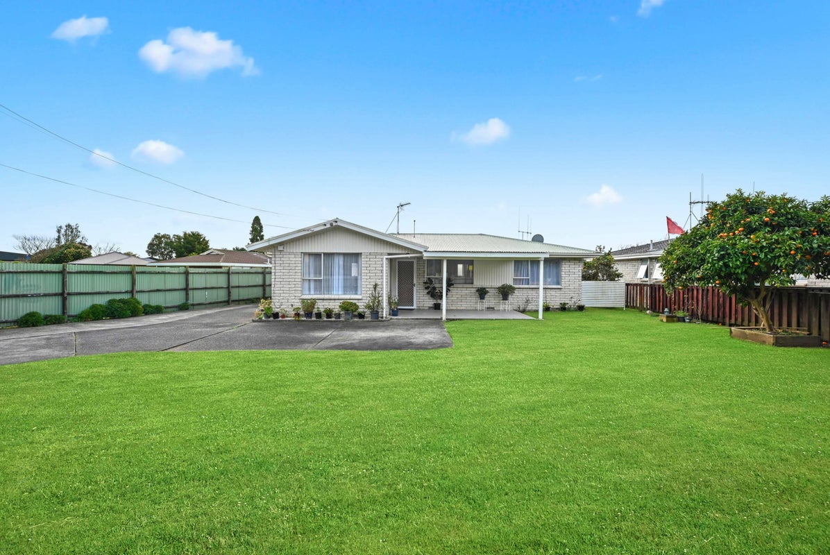 40 Livingstone Avenue, Nawton, Hamilton - Carousel 1