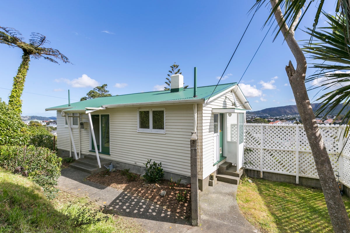 56 Madras Street, Khandallah, Wellington - Carousel 1
