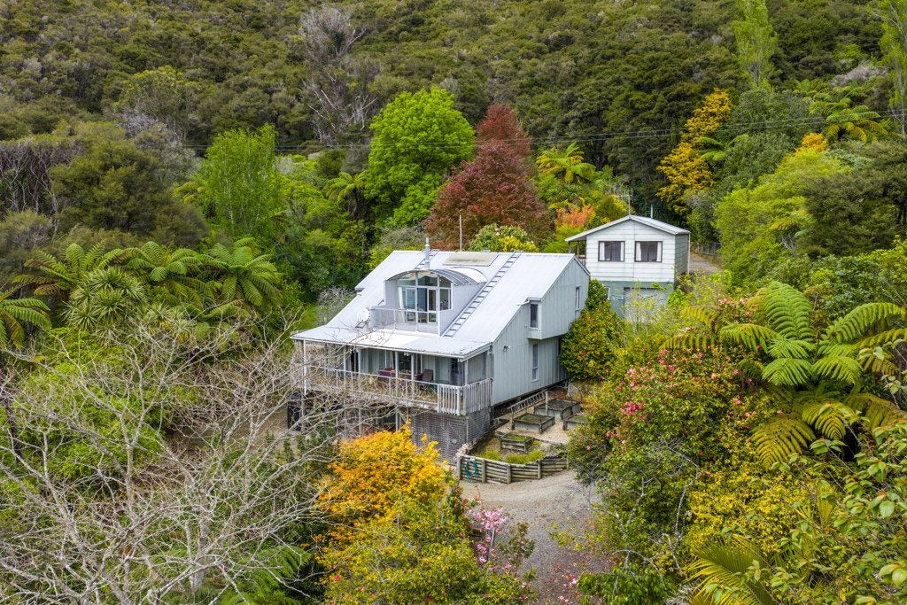 460 Moetapu Bay Road, Moetapu Bay, Picton - Carousel 2