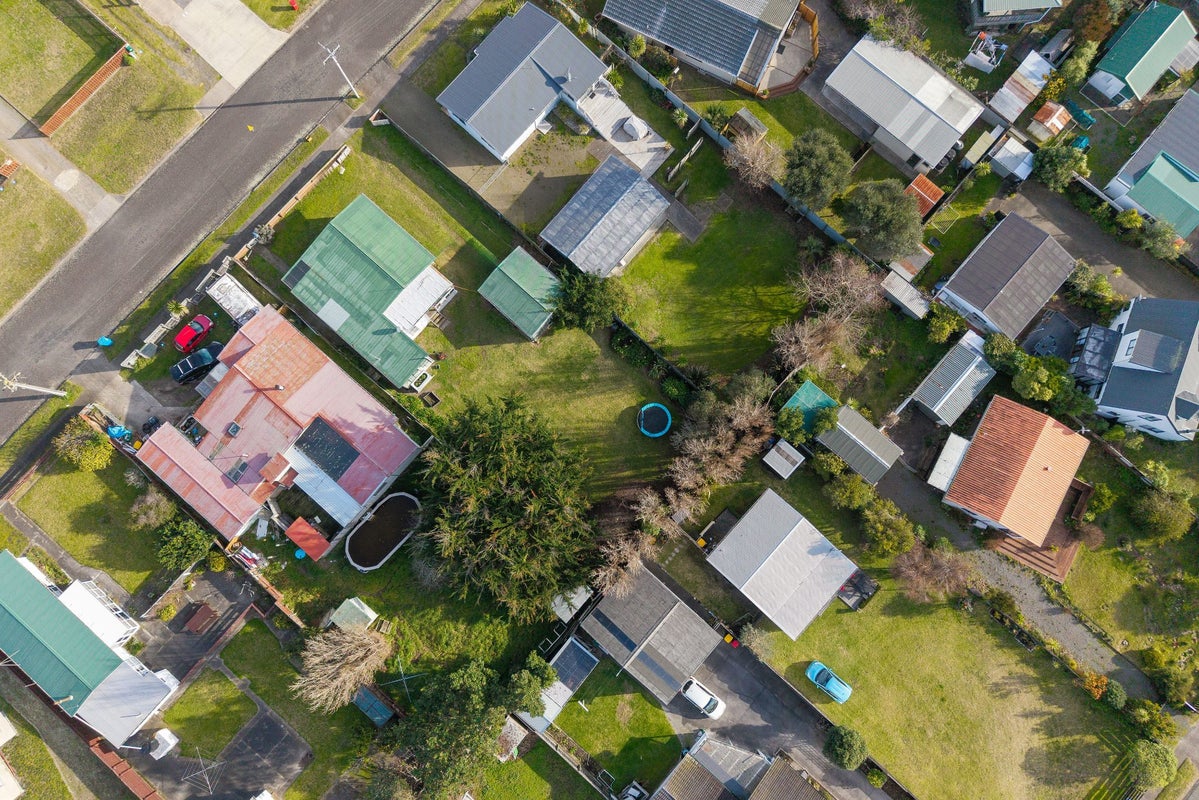 9 Hennessey Street East, Foxton Beach, Foxton - Carousel 26