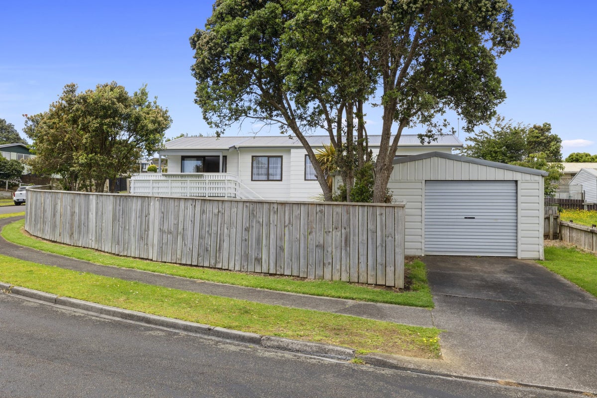 8 Tahurangi Place, Spotswood, New Plymouth - Carousel 18