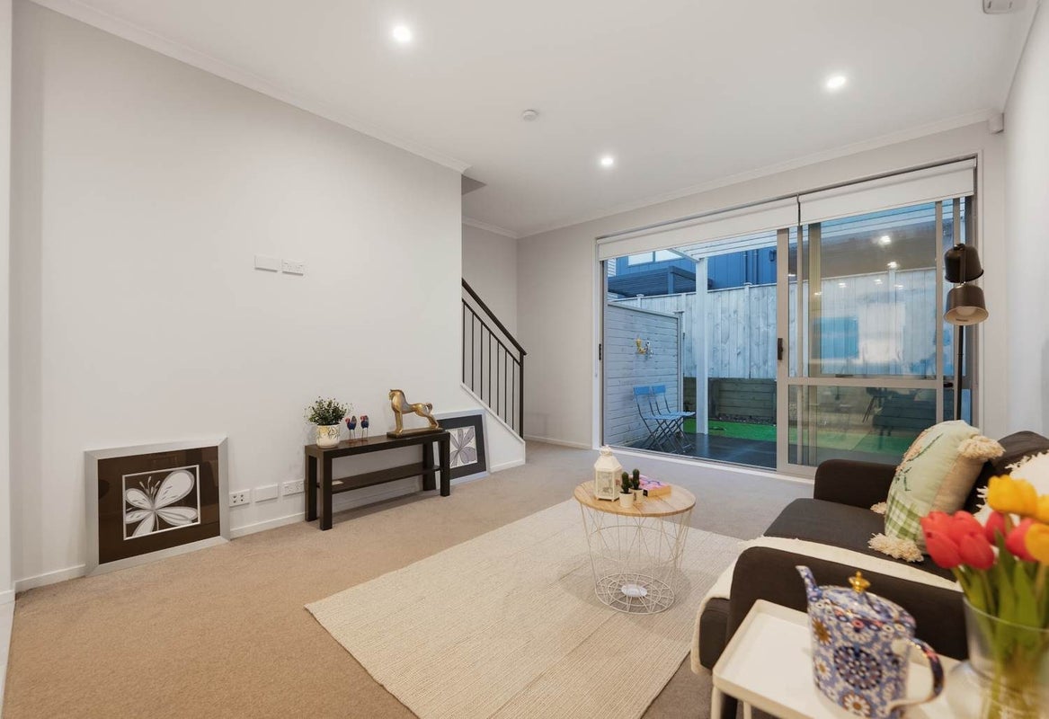 11 Horo Road, Flat Bush, Auckland - Carousel 1