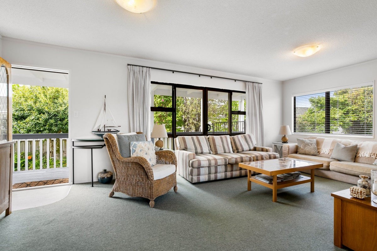 135 Everitt Crescent, Whangamata - Carousel 1