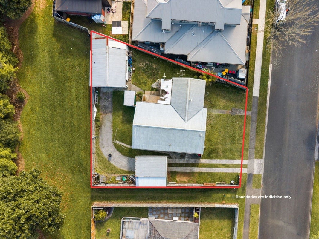 63 Oakfield Crescent, Pukete, Hamilton - Carousel 2