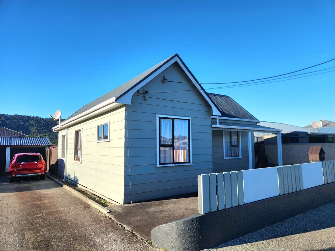 51 Blake Street, Blaketown, Greymouth - Carousel 1