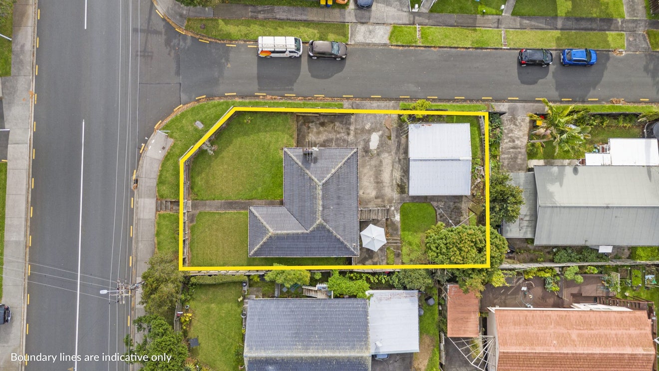 1/37 Kaipatiki Road, Glenfield, Auckland - Carousel 2
