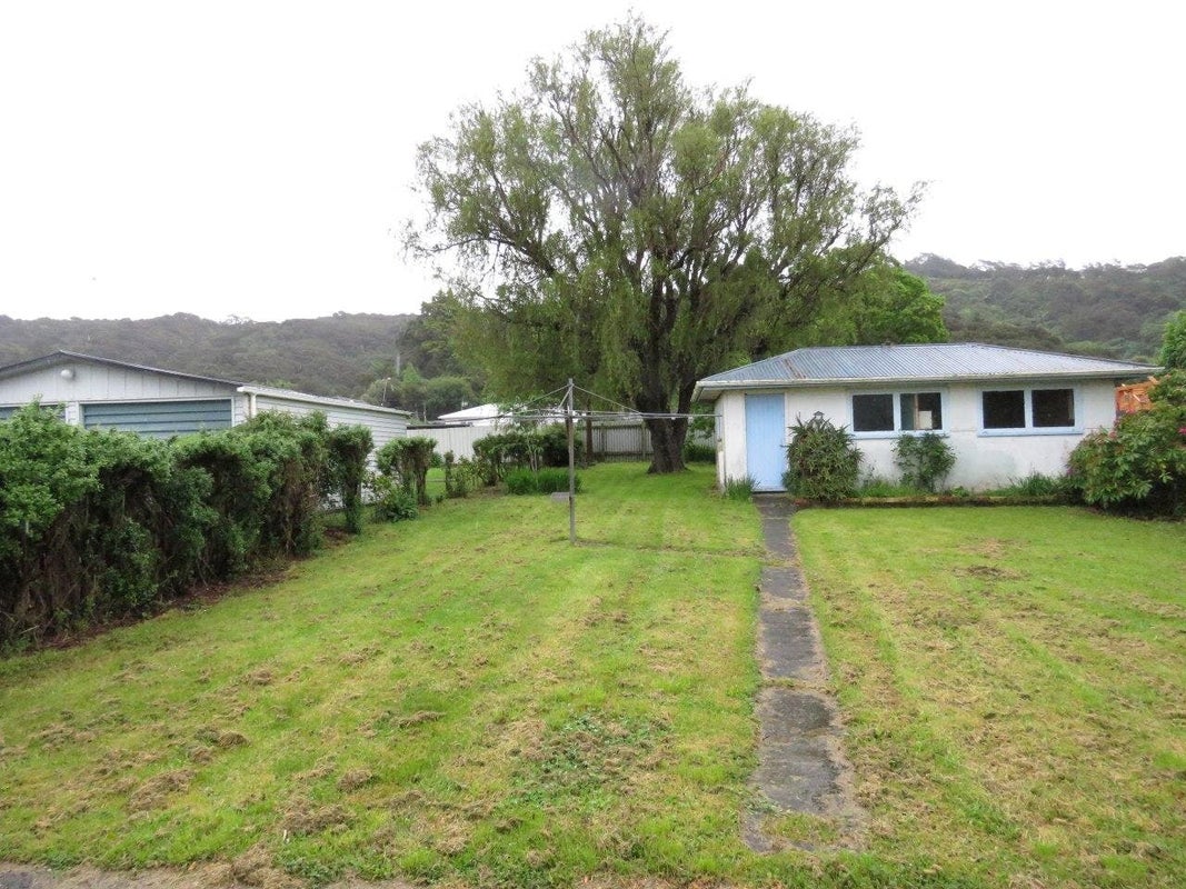 55 Westminster Road, Wainuiomata, Lower Hutt - Carousel 9