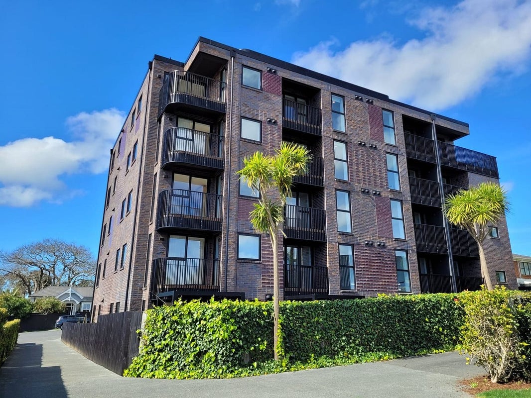 102/2 Finch Street, Morningside, Auckland - Carousel 2