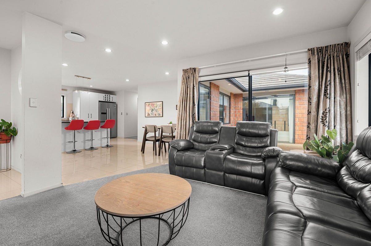 2 Southbrook Close, Glenview, Hamilton - Carousel 2