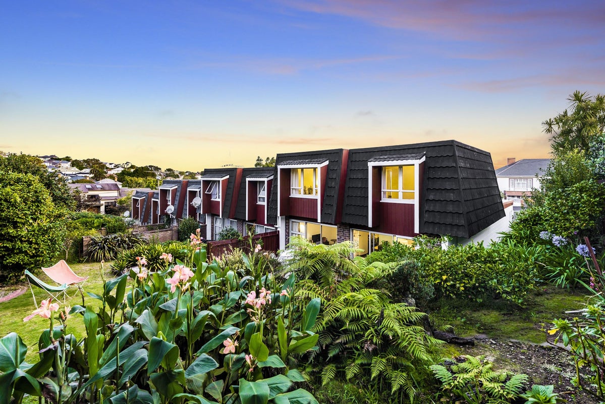 1/32 Lochiel Road, Remuera, Auckland - Carousel 1